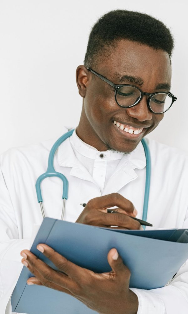 pexels-ivan-s-4989147